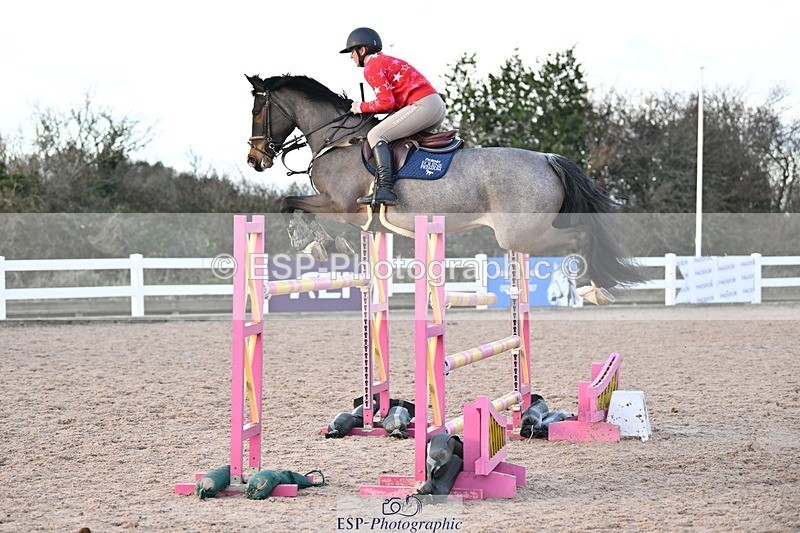 241208-141135-01900 - Cls 22 Foxhunter and 1.20m Open