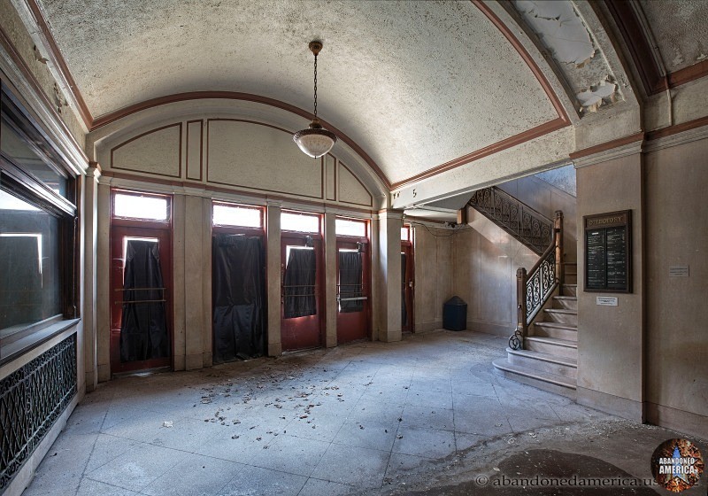 Abandoned Lobby - Matthew Christopher's Abandoned America