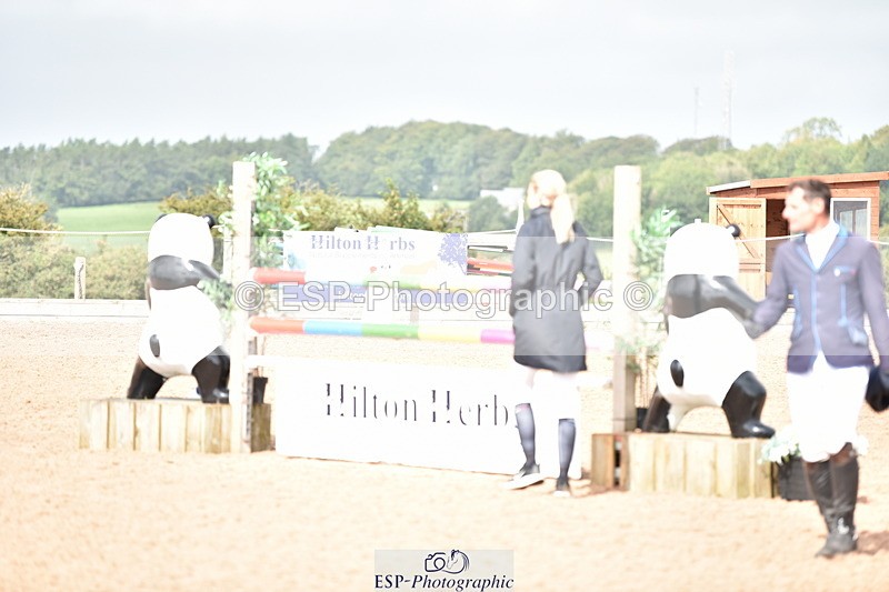 230812A-104100-09210 - Cls 27 85cm Amateur Qualifier