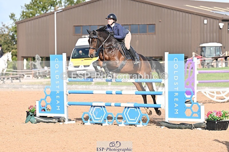251005-105140-02879 - Cls 15 Foxhunter and 1.20m