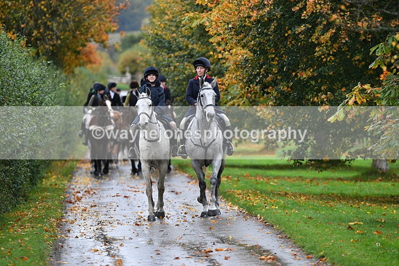 WJ5_6183 - B&B walk back for Hunt Tea !