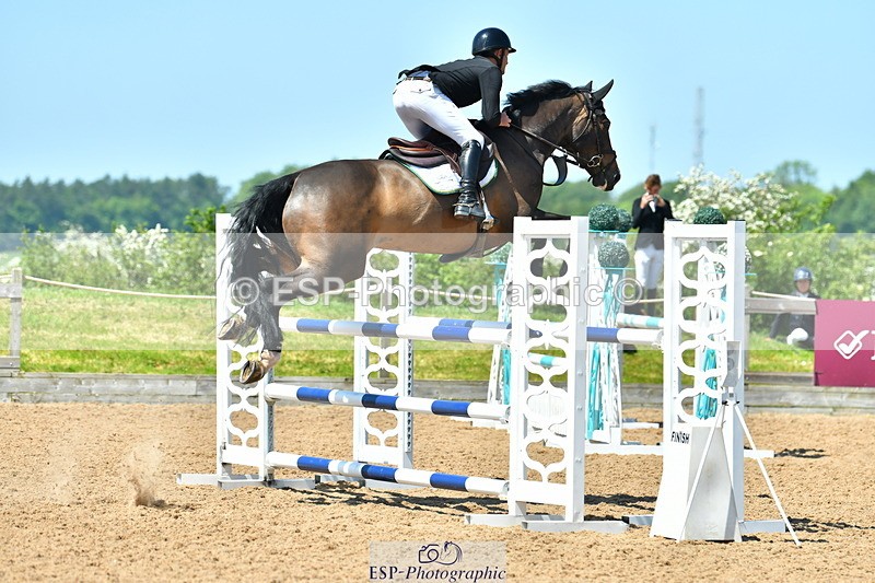 230527A-121003-04378 - Cls 15 Foxhunter