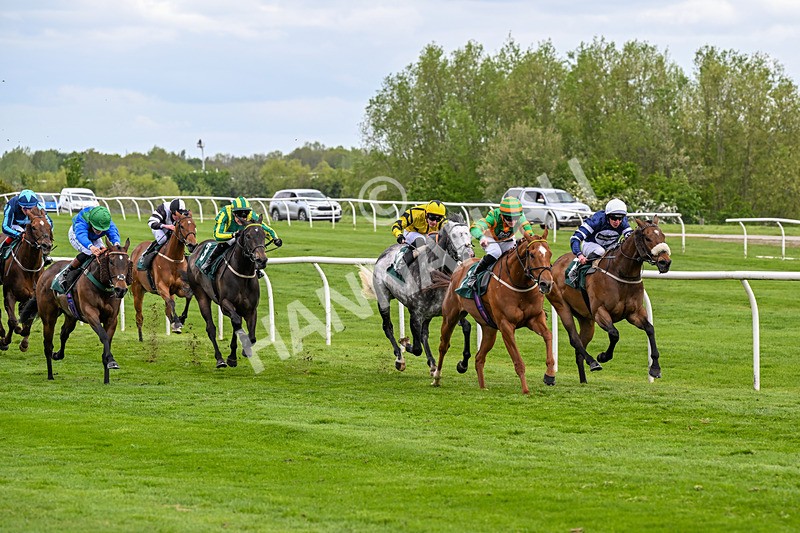 110526-Race 4-Irish Dancer-0838 - Race 4 4.00pm Download The Raceday Ready App Handicap
