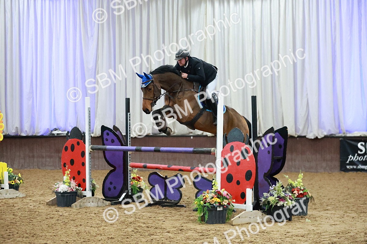 SBM_004622 - Class 17 - Senior Newcomers - 1.10m