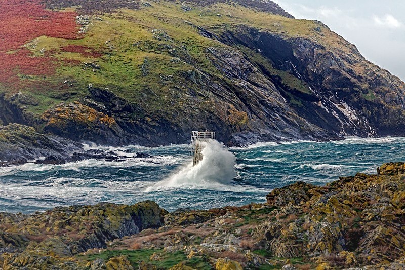 Thulsa Rock in a Storm - Land of Man