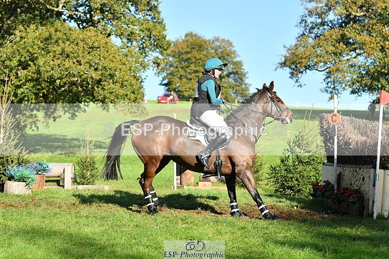 251025A-145129-21325 - G-525-Henrietta.Hack