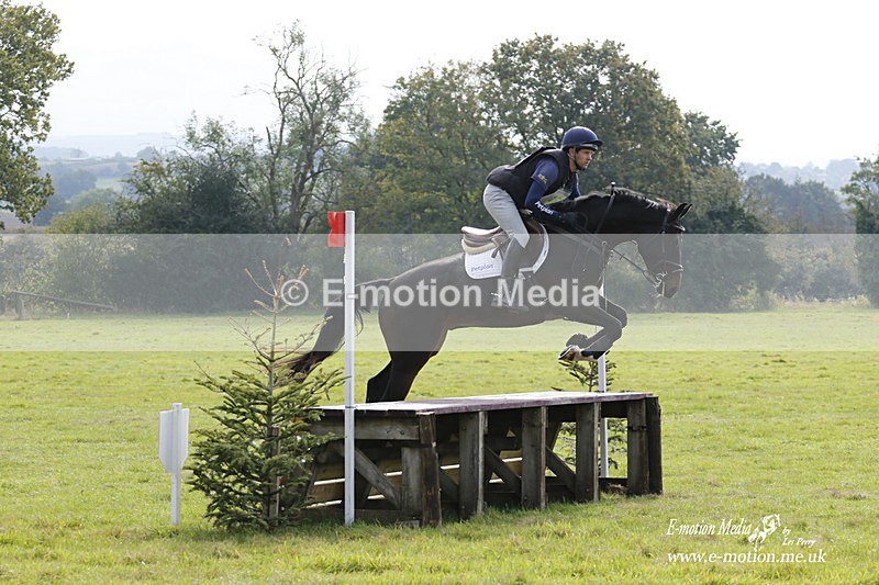  WWHT 171021 2885 - Intermediate (0.90m)  17/10/21