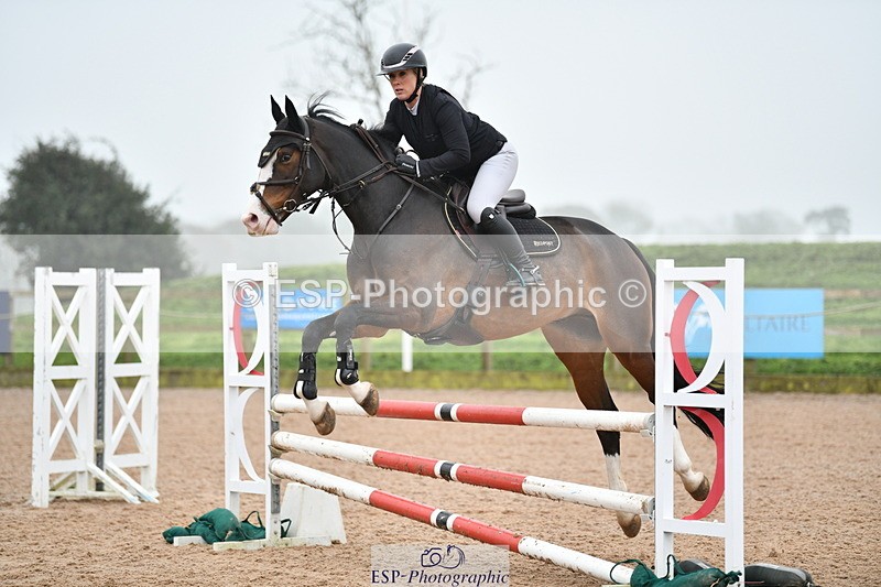 241102A-111544-04237 - SAT Cls 9 British Novice and 90cm Open