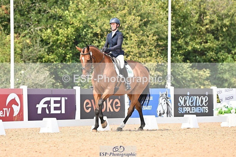 250816-134751-04766 - 117-Sophie.HawkeENORMOUSE