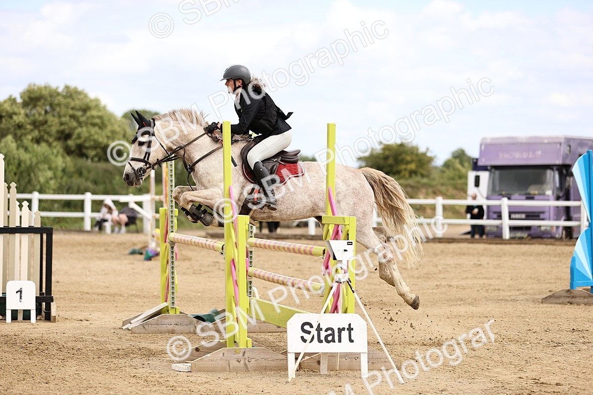 SBM_000325 - Class 4 - 1m showjumping