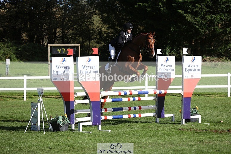 231022-113247-25230 - 686-MOORLAND.MAGIC-Charlotte.Chard-TrotUp+SJ