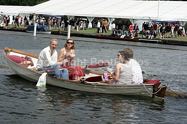 090704 PICNIC BOAT IMG_0761 - HENLEY REGATTA  SATURDAY 4th JULY 2009