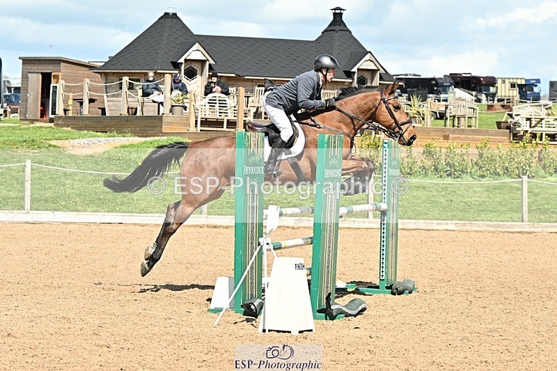 250416-134330-01218 - Cls 4 Newcomers and 1.10m