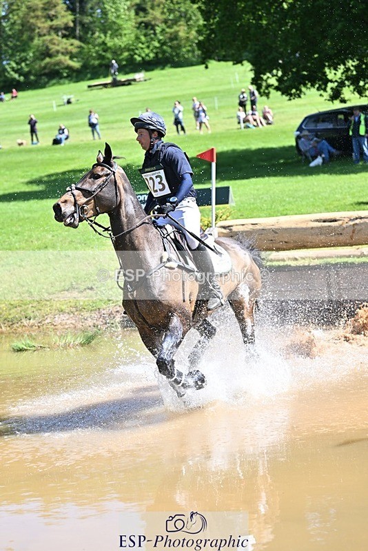 240525-105643-12138 - 323-EMERALD_ENDEAVOUR-Harry_Dzenis