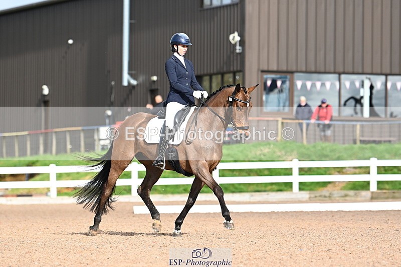 240218A-124948-07333 - 131-Lauren.Burrows-Active.Vogue