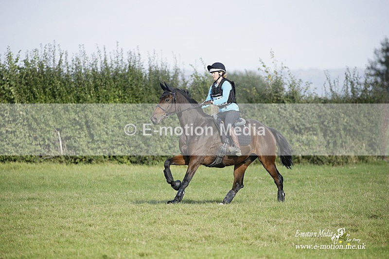  WWHT 171021 4075 - Open (1.00m)  17/10/21