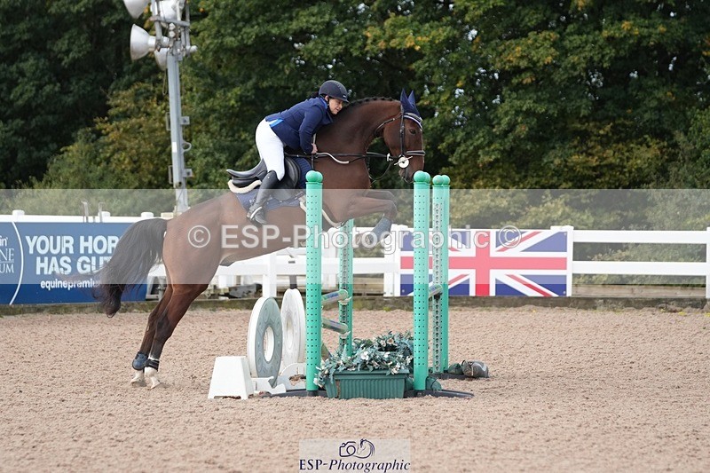 251005-100529-02457 - Cls 22 British Novice and 90cm