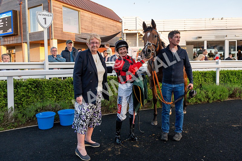 300525-Race 6-Glory Hyde-7449 - Race 6