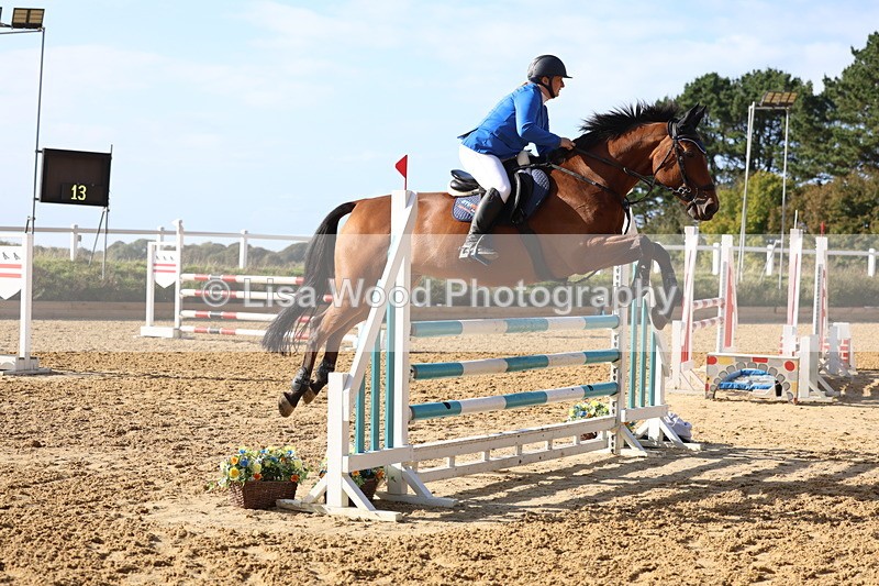 3E7A0695 - Class 13: Senior Newcomers/1.10m open