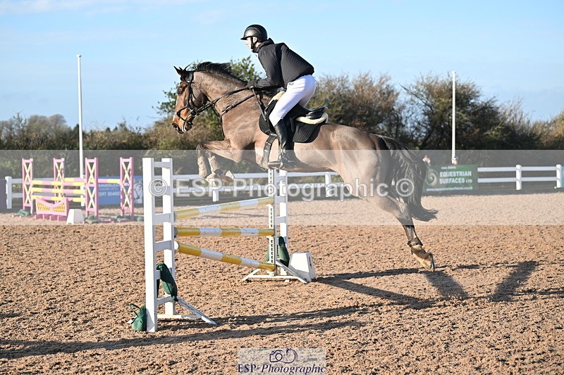 231210A-132042-02560 - Cls 20 Newcomers & 1.10m Open