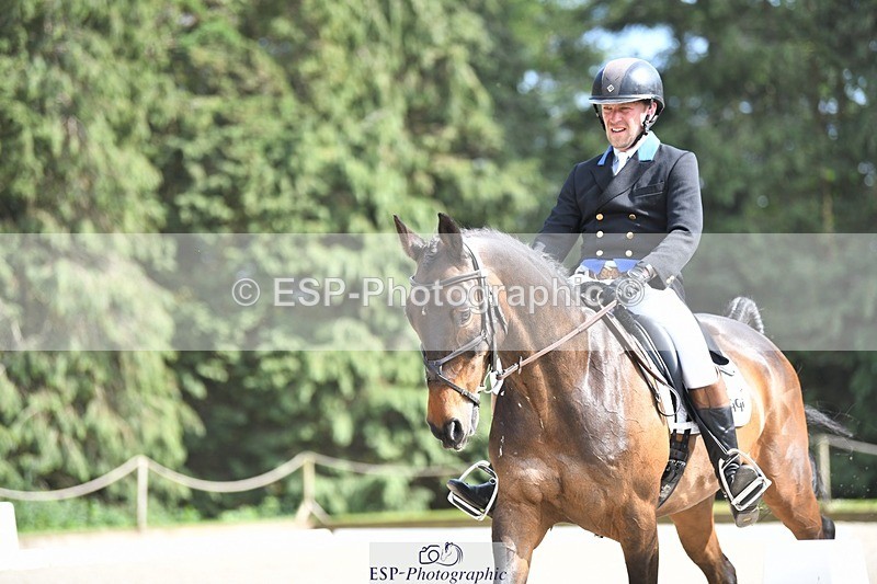 230525-161458-03352 - 119-AUTOGRAF-Simon_Grieve-WEDTrotUp+DR