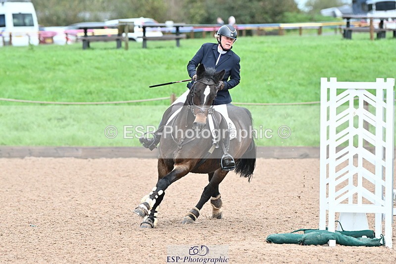 231029A-092615-02382 - 60cm Club and Schools