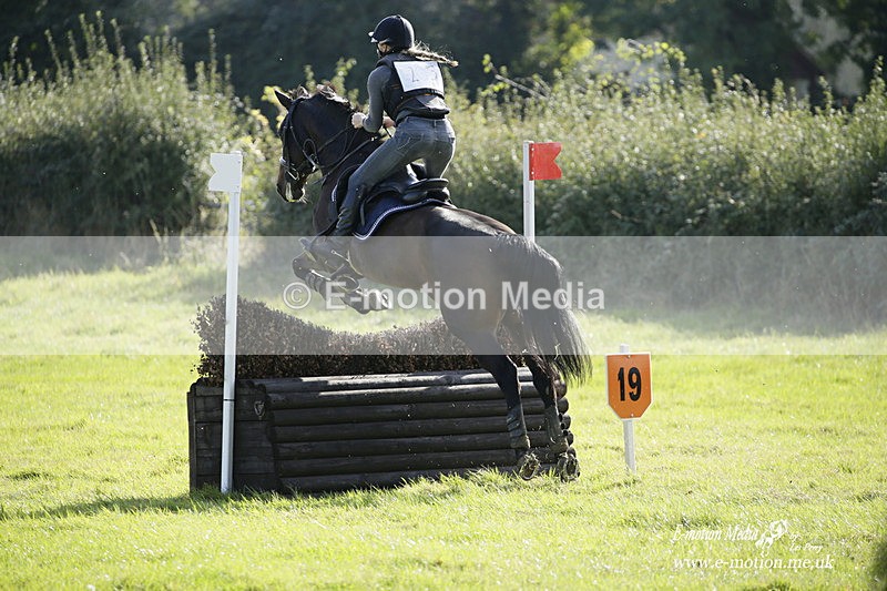  WWHT 171021 3599 - Intermediate Pairs (0.90m)  17/10/21