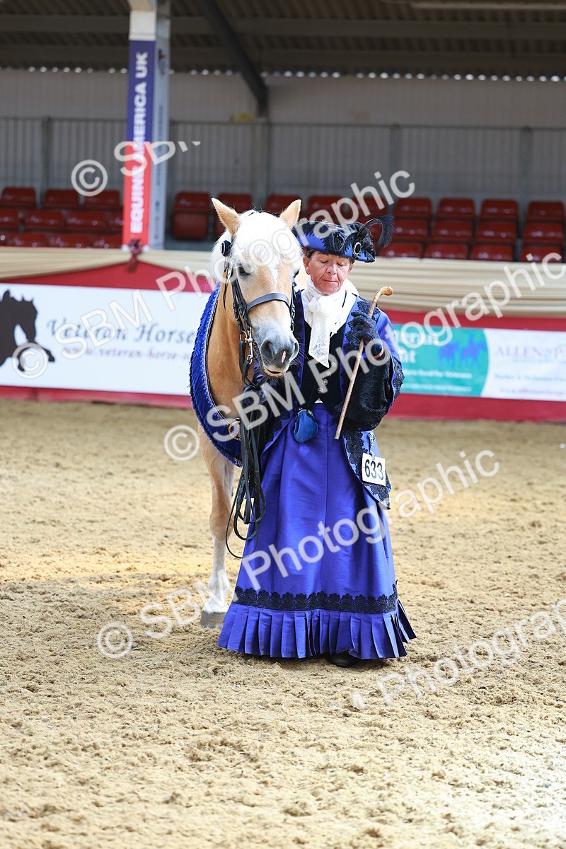 SBM_13676 - Class 104 - IH  Costume