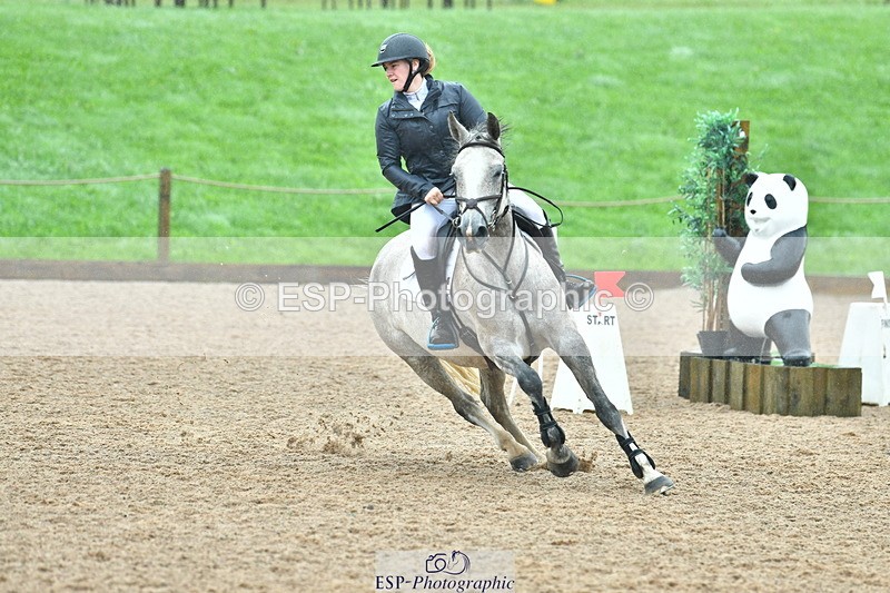 230805A-104250-00189 - Cls 2 Snr Newcomers & 1.10m Open