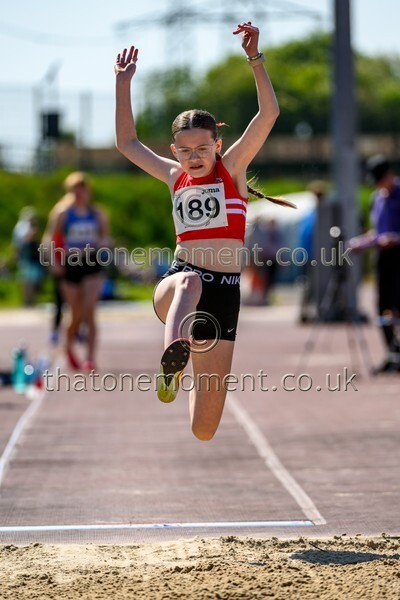 West25Sat-928489 - Field Female