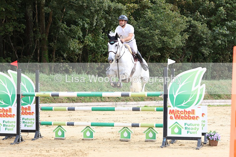 3E7A4617 - Class 9: Senior 1.30m open