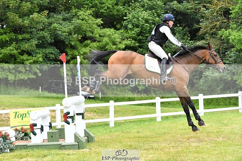 230528-150356-18125 - 487-MGH_GRAFTON_STREET-Pippa_Funnell-XC