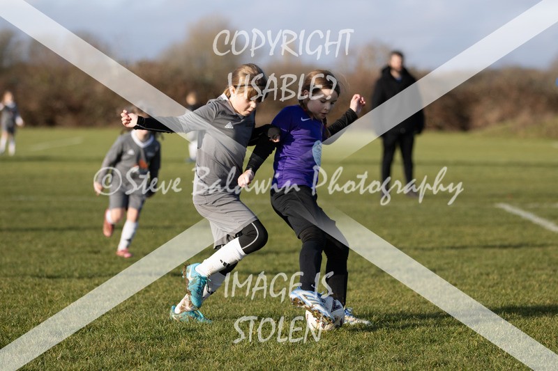 1DX30576 - 2026-01-17 FC Abbey Meads U9 Purple Girls V Develop FC U9 Girls