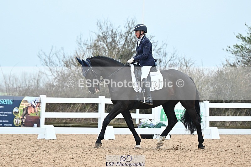 250214-094842-00694 - 228-Louise.Hutchinson-Shovern.Noire