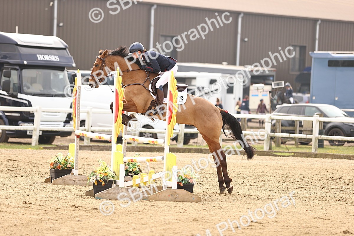  - Class 15 - Senior British novice - 90cm