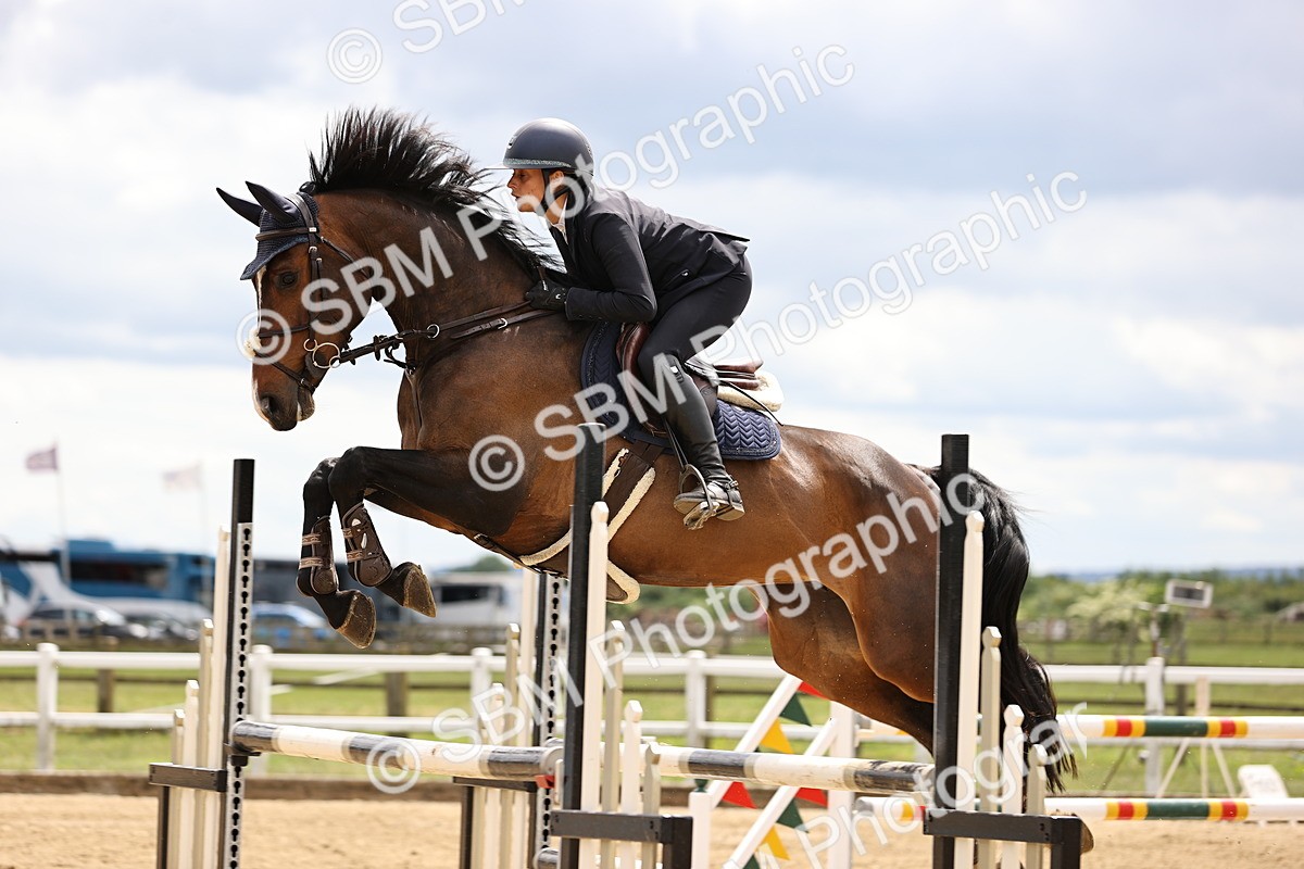 SBM_003127 - Class 11 - Senior Newcomers - 1.10m