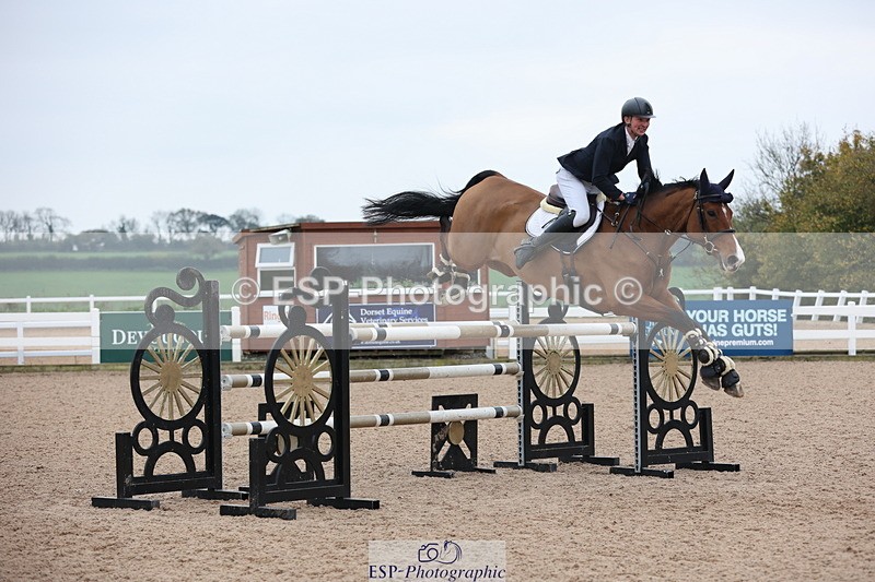 241101A-132755-02102 - FRI Cls 6 Foxhunter and 1.20m Open
