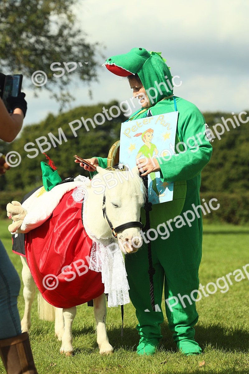 SBM_63517 - S35 - Fancy Dress Showing