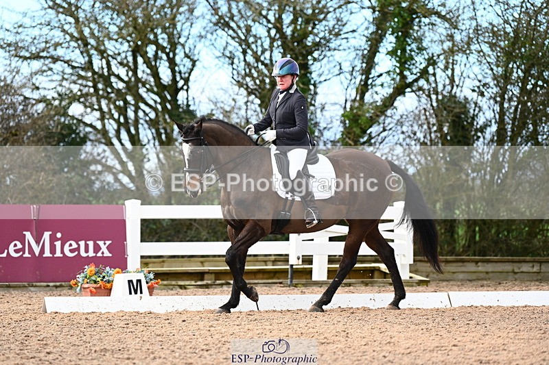 240218A-143755-08695 - 184-jeanette.male-Langaller.Future.Star