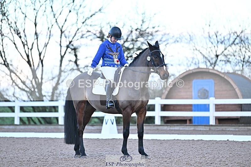 241214-085121-00817 - 143-Tila.Da.Costa-Leomiro