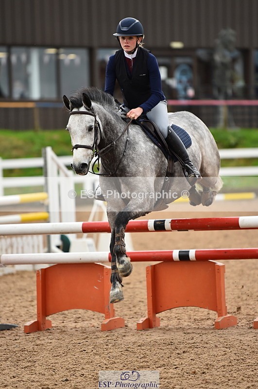 231028A-130100-01558 - Cls 4 Newcomers & 1m Open