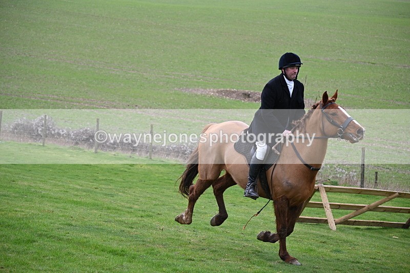 WJ6_9031 - Line Three