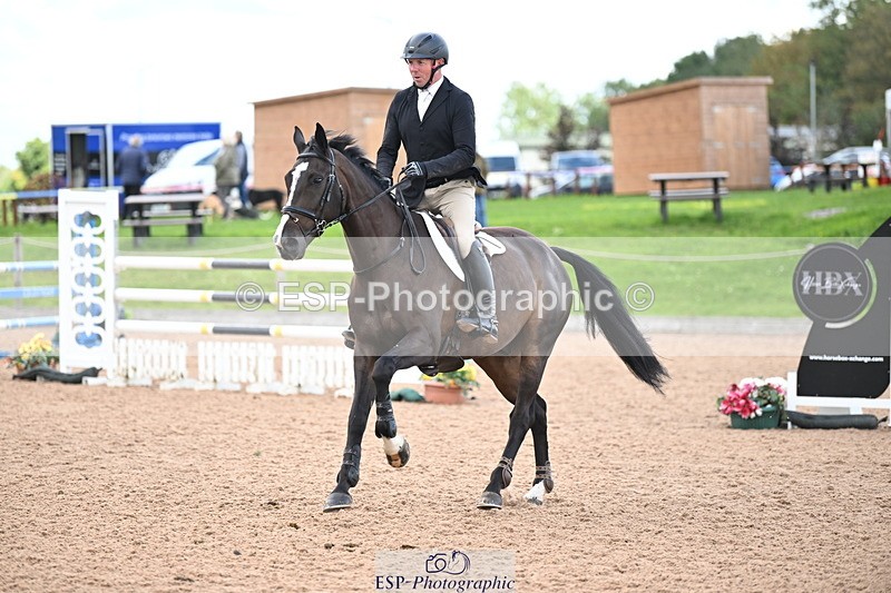 240912A-122929-01481 - Cls 3 Snr Foxhunter