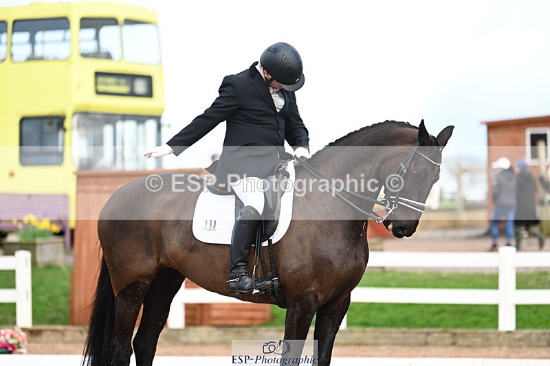 240218A-150545-09003 - 180-John.Fullick-Hermosa.bella