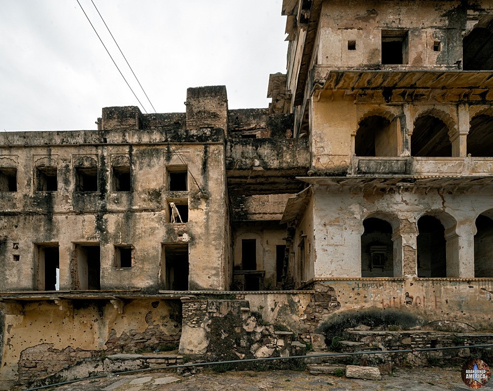 Abandoned Bundi Palace, India | Sentinel Pupper - ABANDONED INDIA