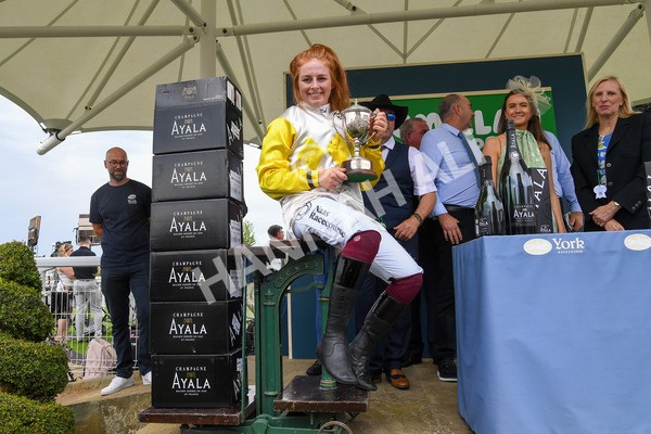 170623-Race 1-Kihavah-0224 - Race 1 2.00pm Queen Mother's Cup Handicap