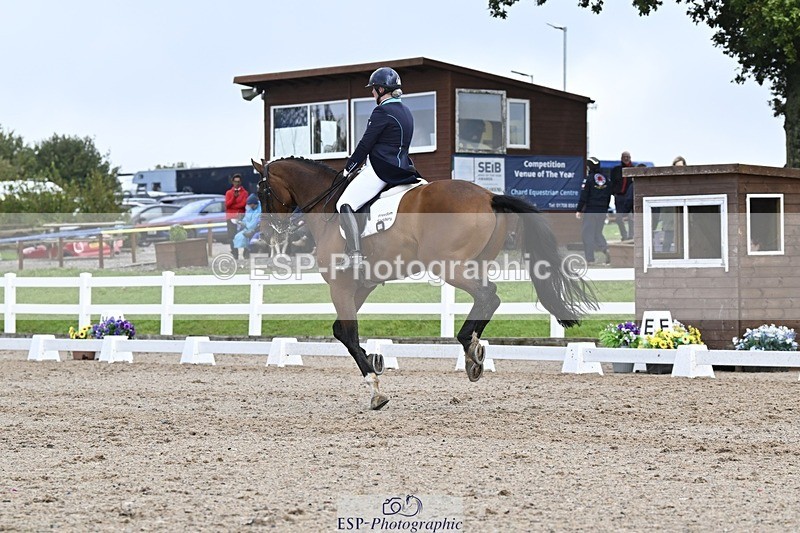 250907-153306-09145 - 049-Laura.ColeGavin.10