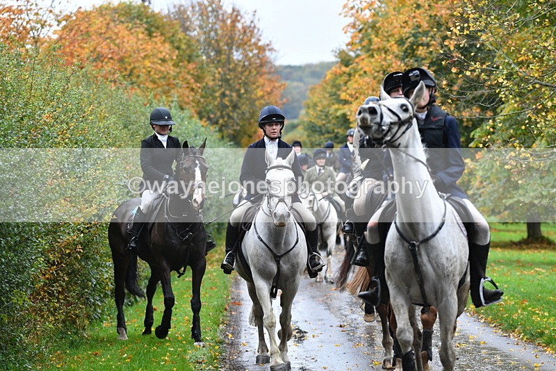WJ5_6262 - B&B walk back for Hunt Tea !