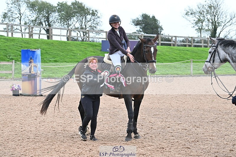 231013A-132932-02386 - Cls 8 Blue Chip Power Jump Off and Presentations