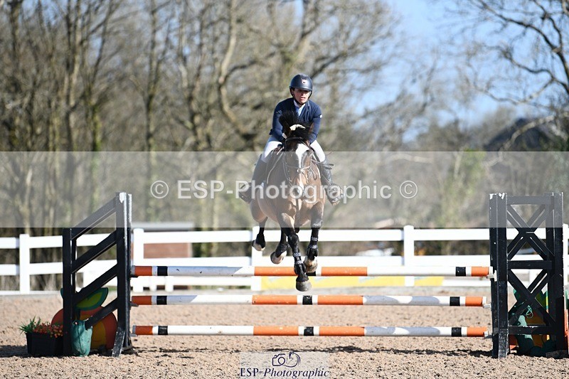 250330-102528-06107 - Cls 32 British Novice and 90cm